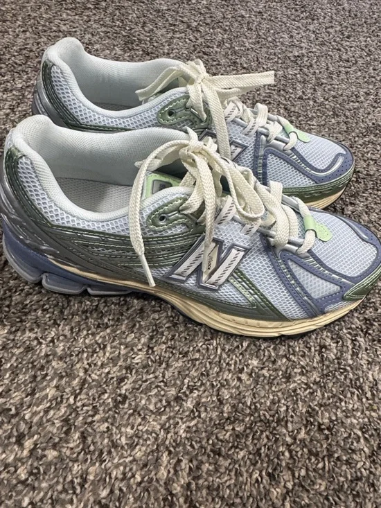 New Balance Men's Light Blue & Green Athletic Running Shoes - Picture 3 of 6